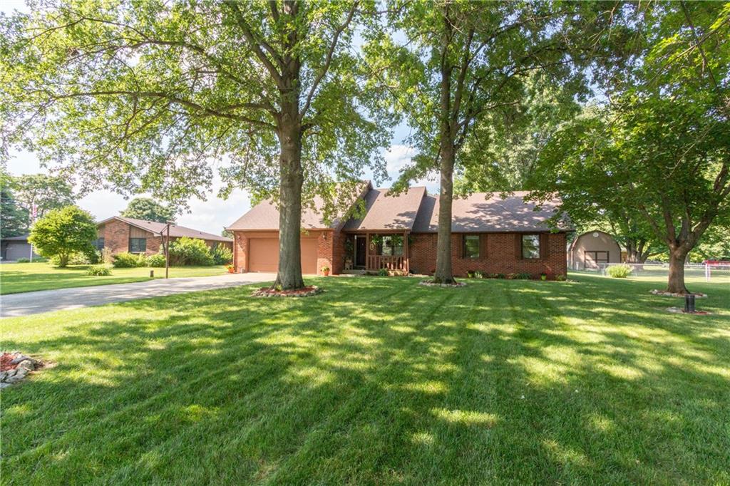 5696 Broyles Road Avon, IN 46123 - Photo 2 of 26 Gallery Image 2