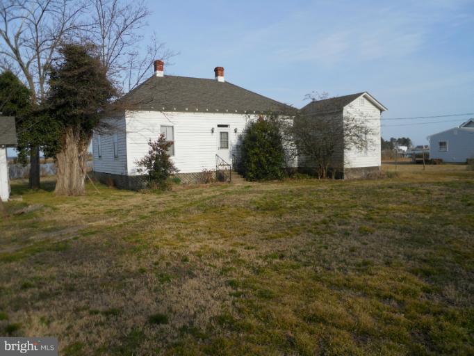 16178 Thomas Road Piney Point, MD 20674 - Photo 3 of 11 Exterior (Rear)
