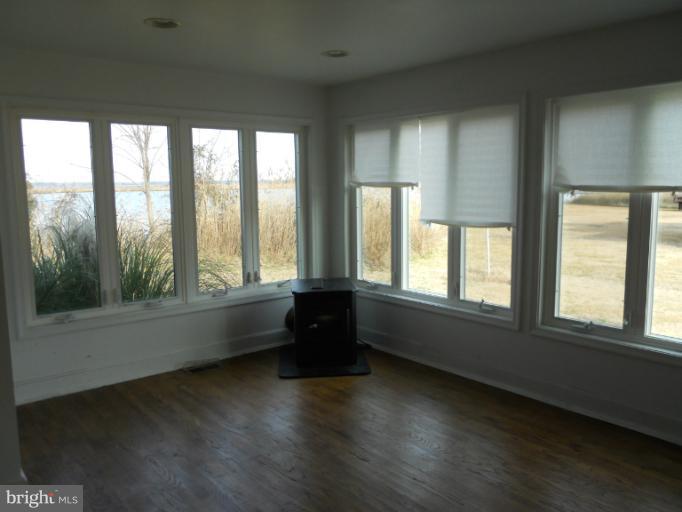 16178 Thomas Road Piney Point, MD 20674 - Photo 5 of 11 Interior (General)