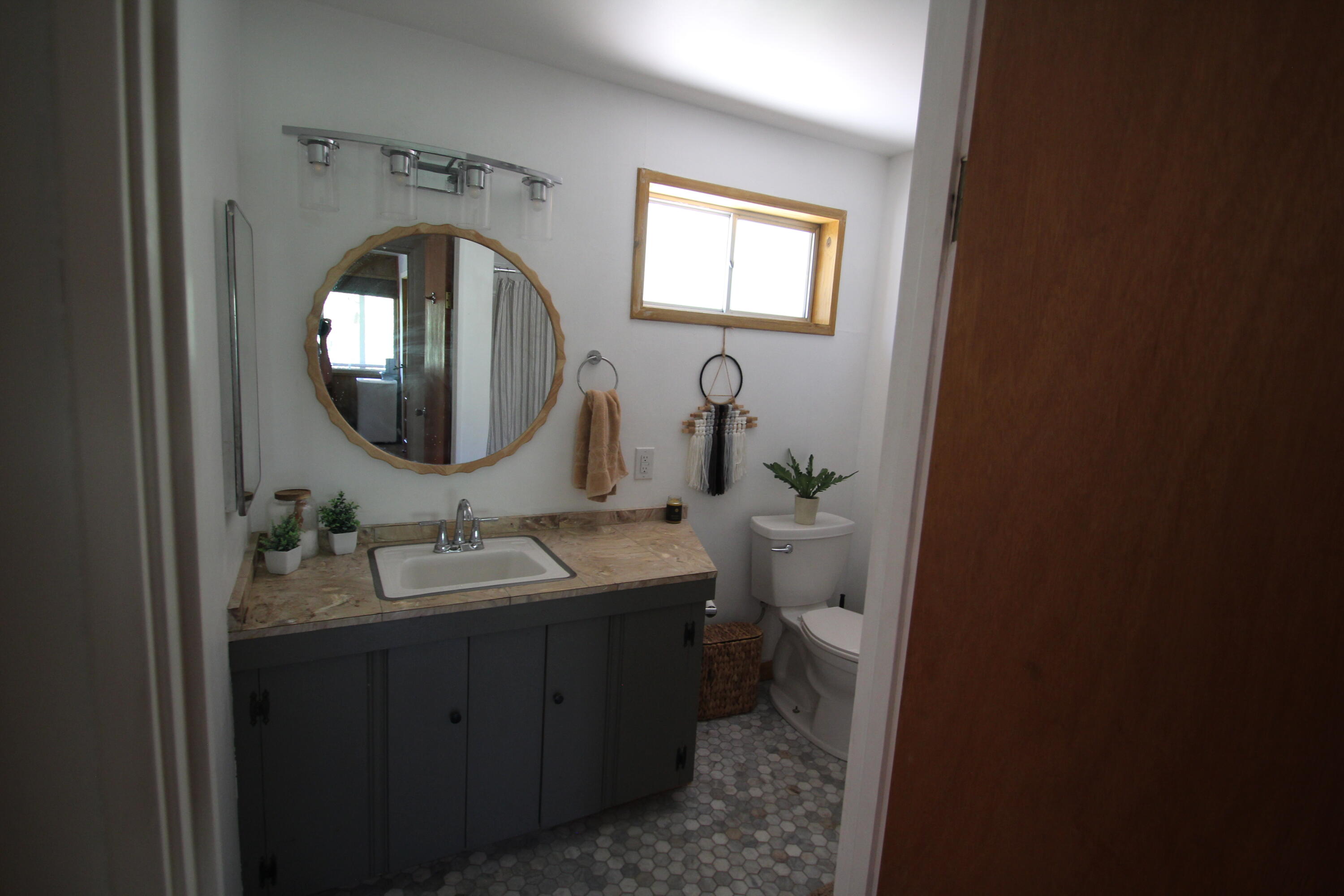 427 Sutherland Drive Springville, CA 93265 - Photo 28 of 55 Full bath vanity