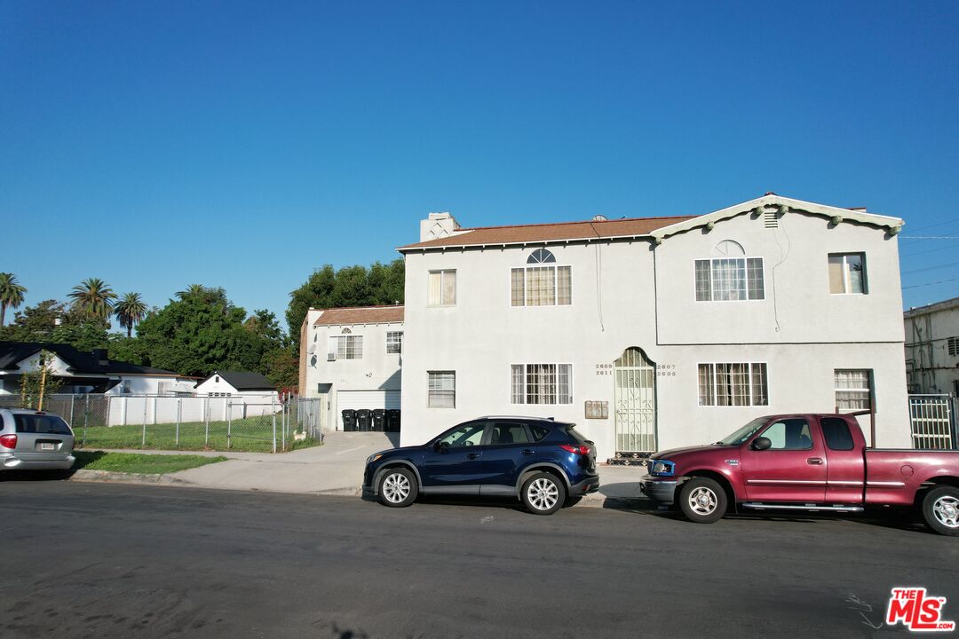 2605 South Rimpau Boulevard Los Angeles, CA 90016 - Photo 2 of 6