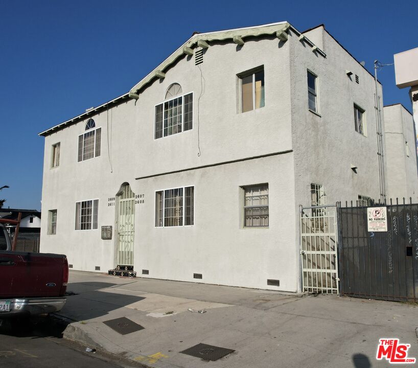 2605 South Rimpau Boulevard Los Angeles, CA 90016 - Photo 5 of 6