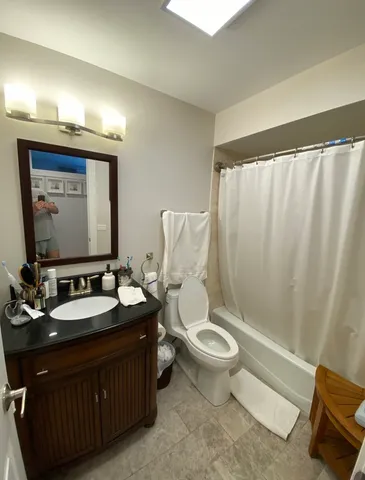 $575,000 | 901 Hinman Avenue, Unit 5F, Evanston, IL 60202