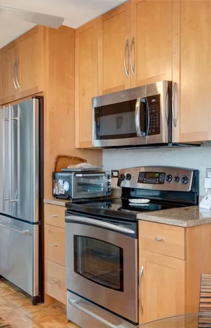 $575,000 | 901 Hinman Avenue, Unit 5F, Evanston, IL 60202