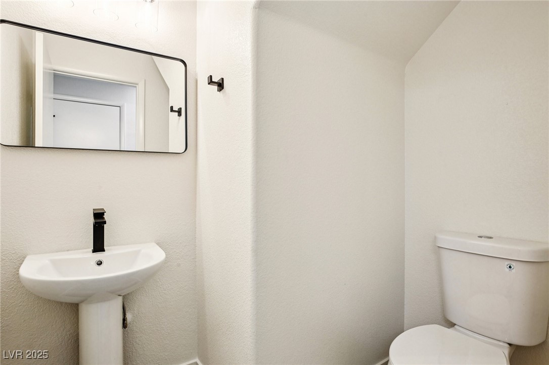 6027 Riflecrest Avenue Las Vegas, NV 89156 - Photo 13 of 32