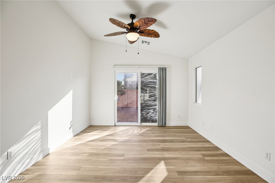 6027 Riflecrest Avenue Las Vegas, NV 89156 - Photo 4 of 32