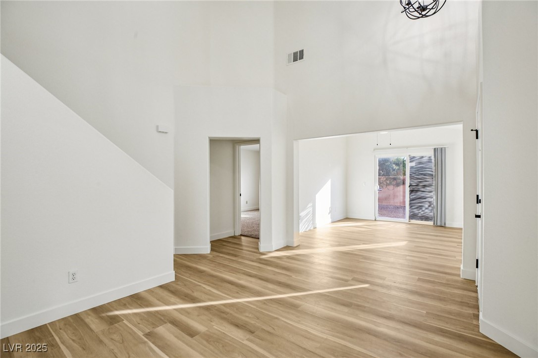 6027 Riflecrest Avenue Las Vegas, NV 89156 - Photo 8 of 32