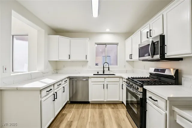 $1,900 | 6027 Riflecrest Avenue, Las Vegas, NV 89156