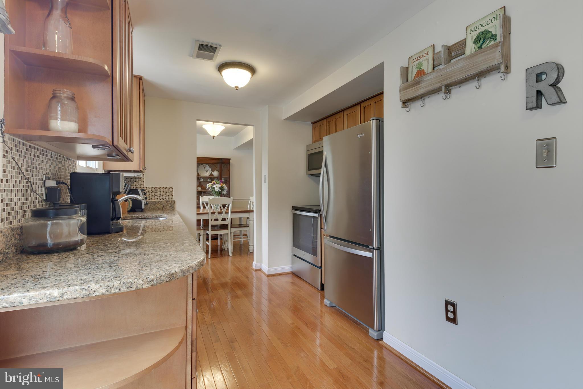 10417 Carlyn Ridge Road Damascus, MD 20872 - Photo 9 of 30 Kitchen