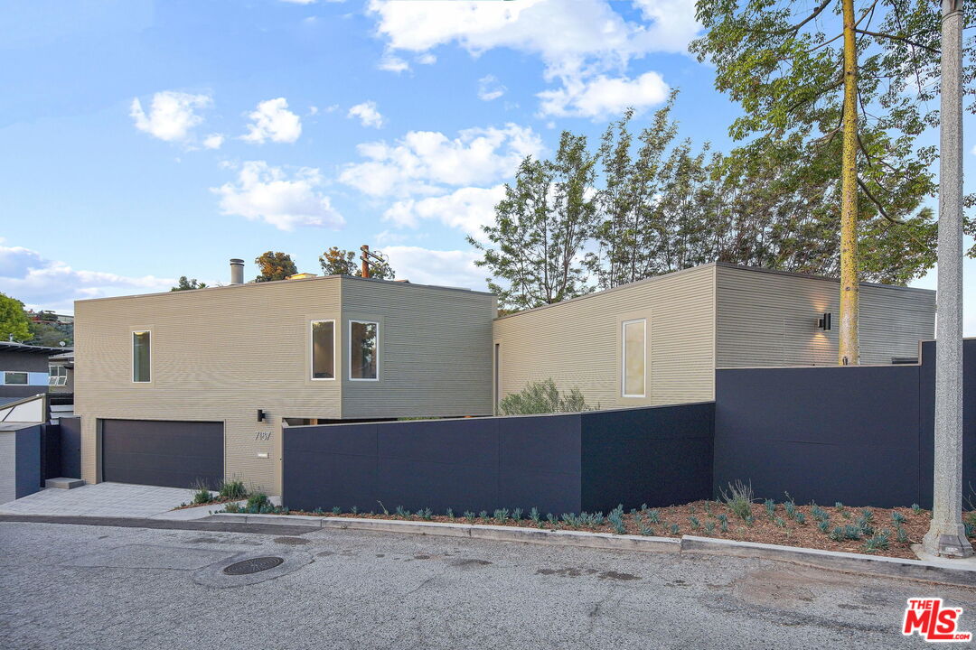 7187 Macapa Drive Los Angeles, CA 90068 - Photo 11 of 39 front view of a house