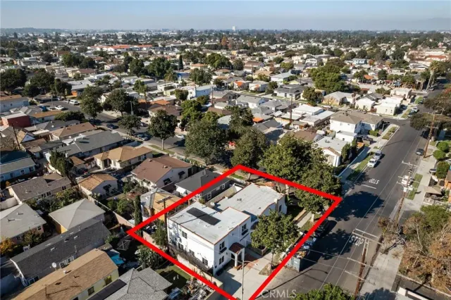 $2,195 | 498 East E 52nd, Long Beach, CA 90805