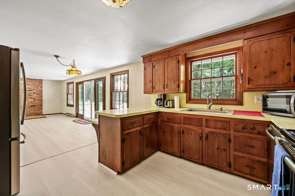 18 Foxridge Lane Avon, CT 06001 - Photo 10 of 31