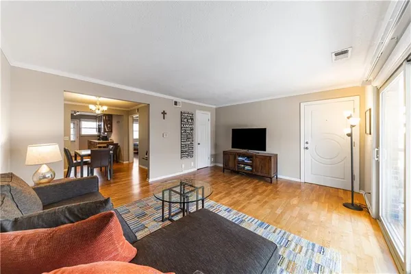 $177,500 | 4616 Holly Street, Unit 3, Kansas City, MO 64112