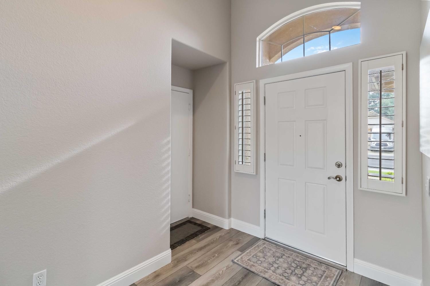 7597 Timberrose Way Roseville, CA 95747 - Photo 6 of 30 an empty room with windows