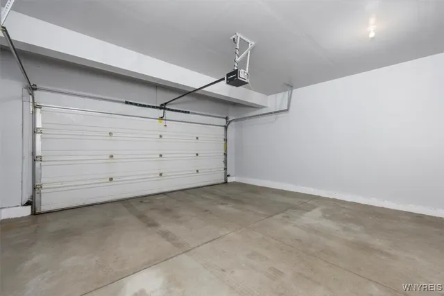 $399,900 | 694 Pleasant View Drive, Lancaster, NY 14086