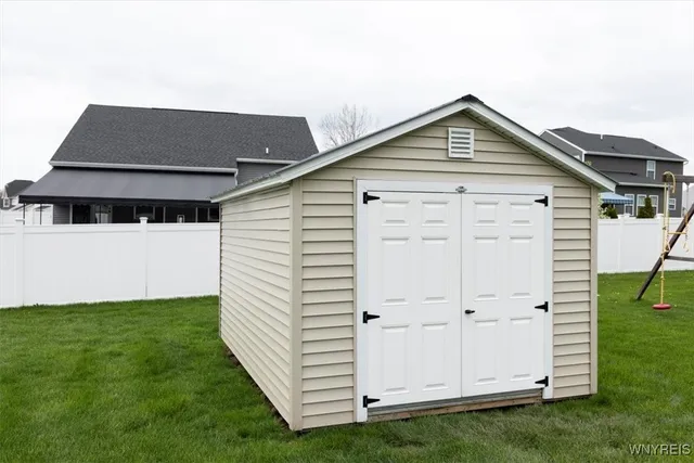 $399,900 | 694 Pleasant View Drive, Lancaster, NY 14086