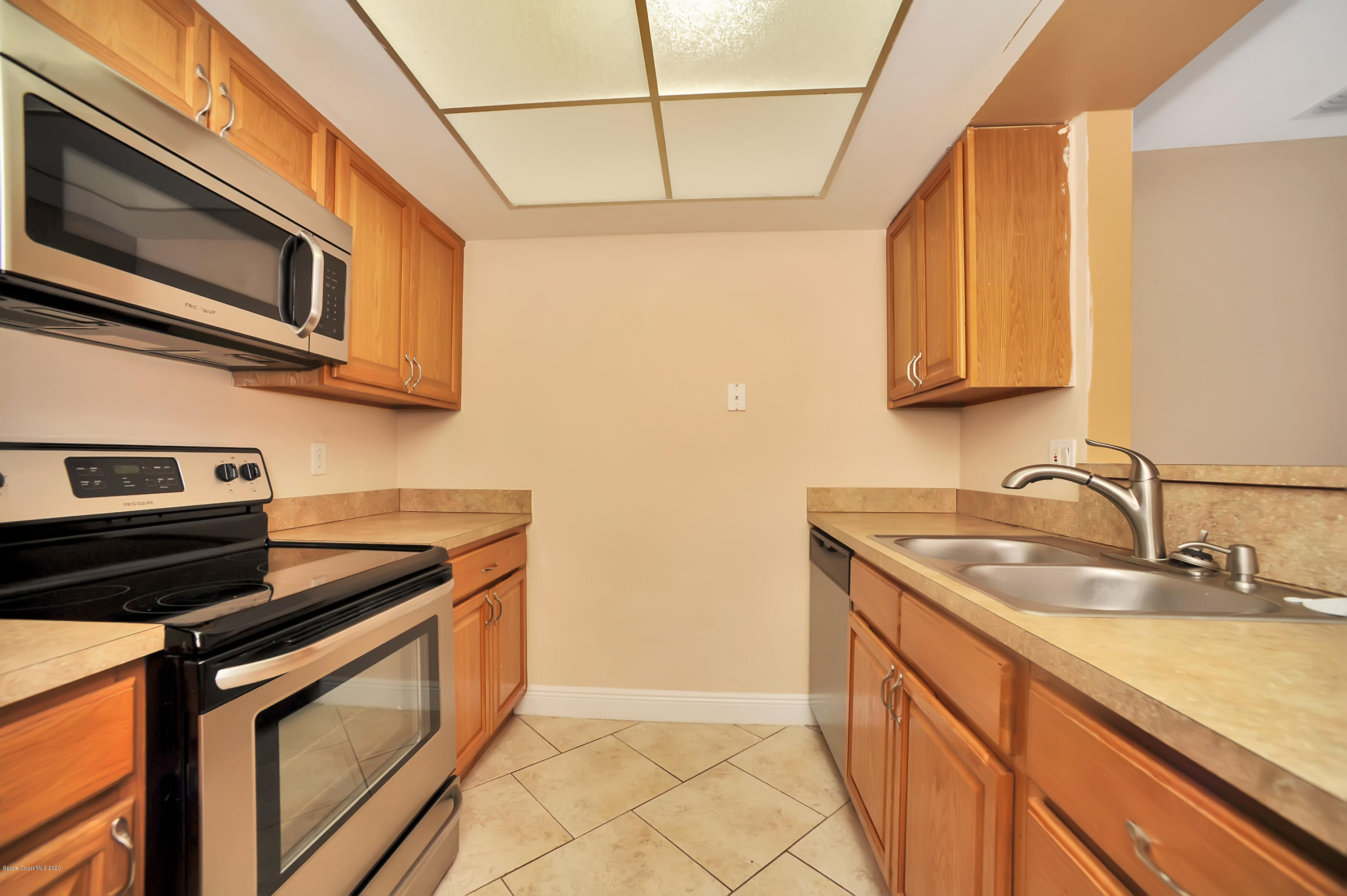 746 Ridge Club Drive, Unit 56 Melbourne, FL 32934 - Photo 3 of 16 REW_9018