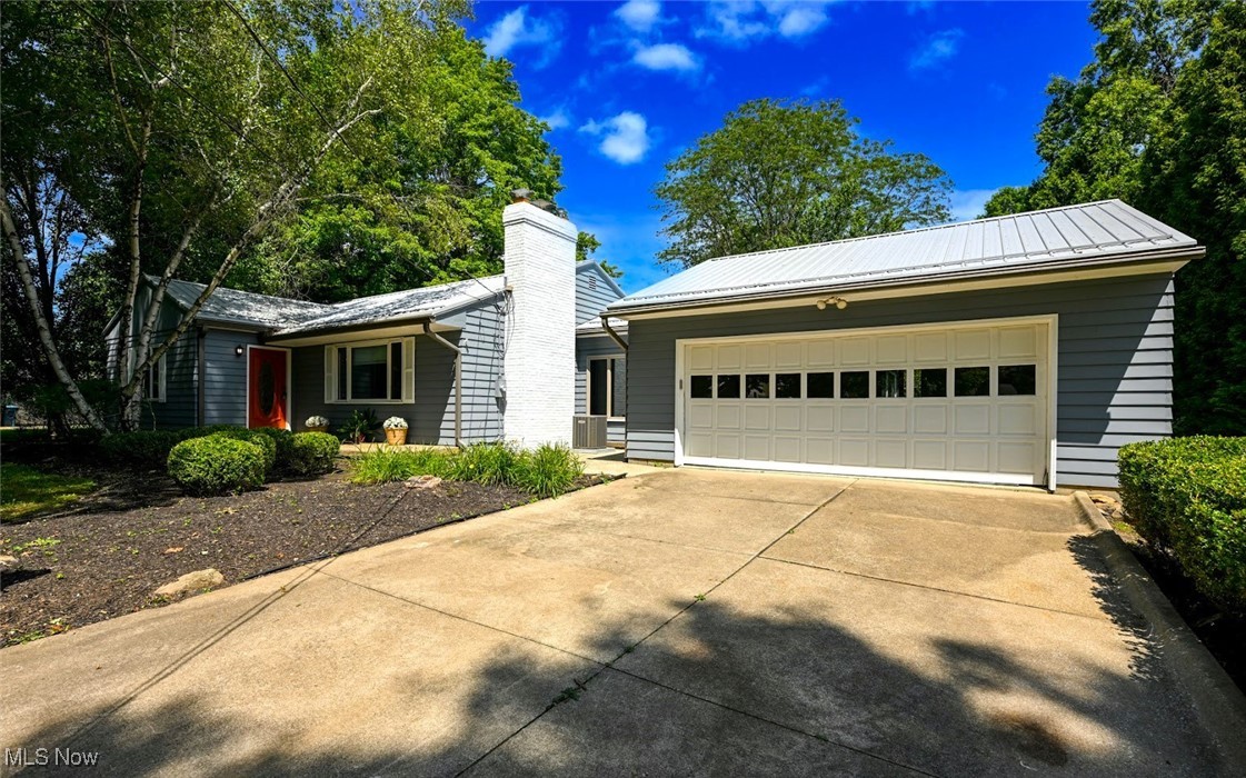 351 North Messner Road Akron, OH 44319 - Photo 41 of 44 *CONCRETE DRIVEWAY ~