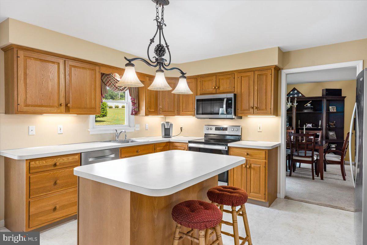 2507 New Hanover Square Road Gilbertsville, PA 19525 - Photo 4 of 38