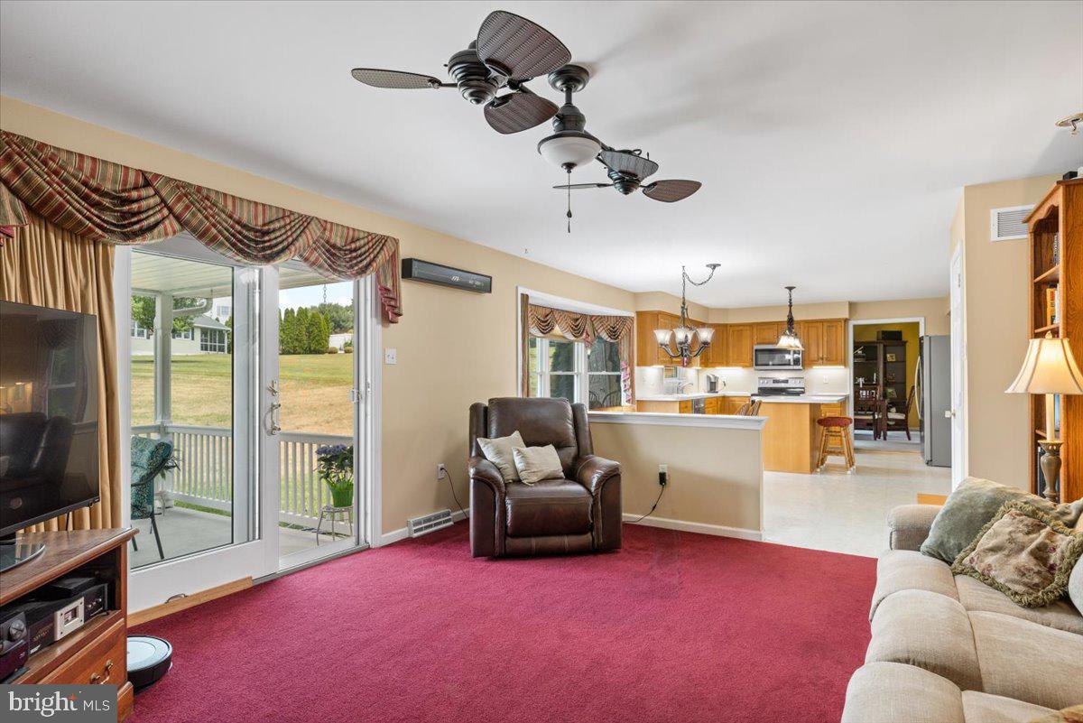 2507 New Hanover Square Road Gilbertsville, PA 19525 - Photo 8 of 38