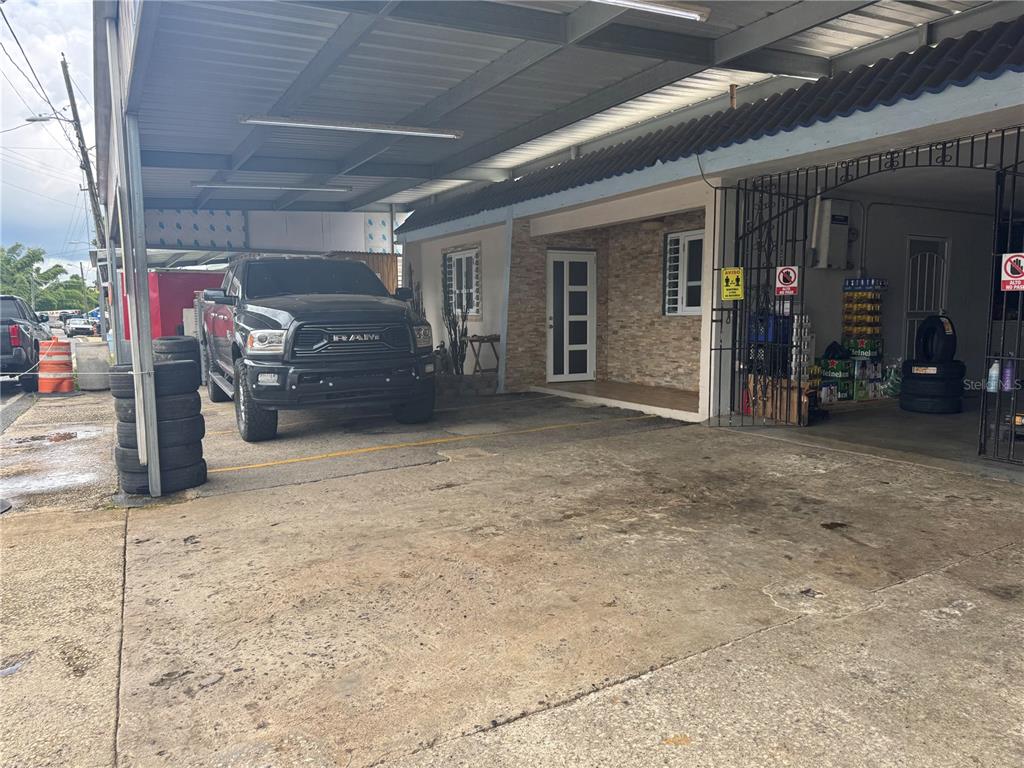 140 Km 38.9 Utuado, Utuado 00641 - Photo 6 of 55 a view of a garage