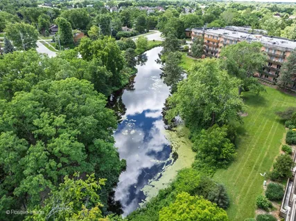$229,900 | 500 Redondo Drive, Unit 109, Downers Grove, IL 60516