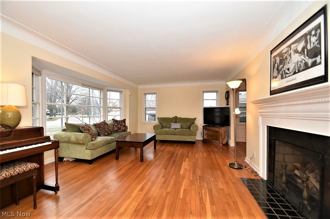 2609 Milton Road Cleveland, OH 44118 - Photo 5 of 26 Gallery Image 5