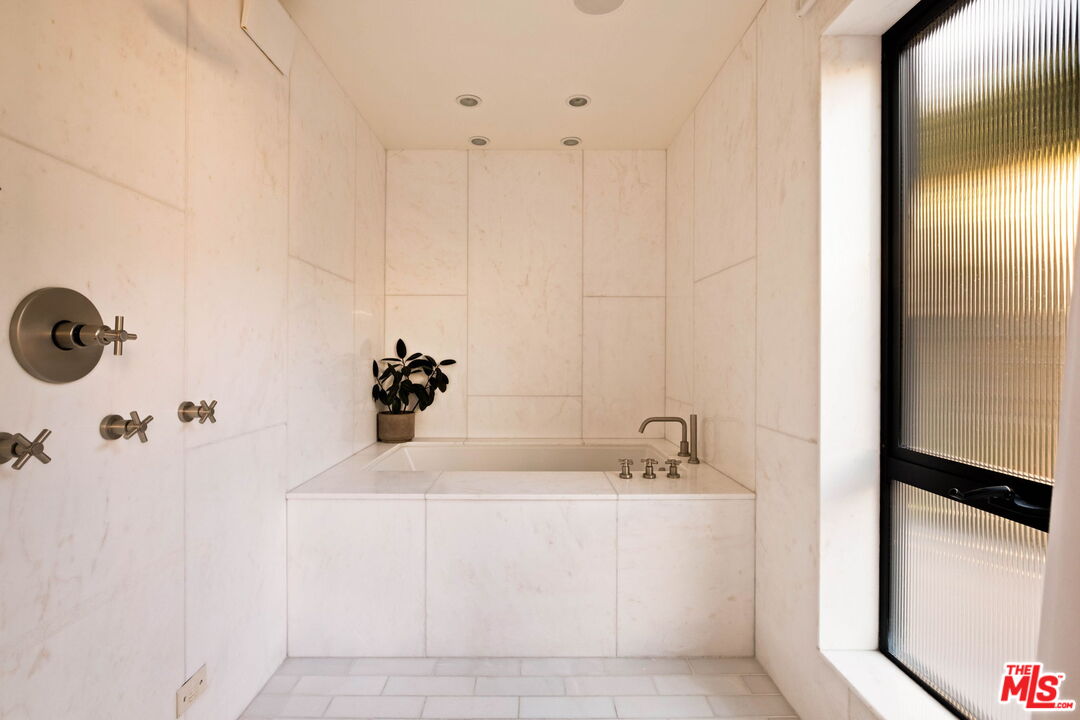 3818 Roderick Road Los Angeles, CA 90065 - Photo 20 of 43