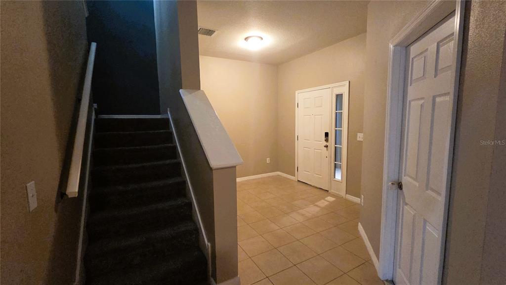 10279 Newminster Loop Ruskin, FL 33573 - Photo 5 of 30