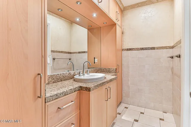 $5,750 | 19051 Los Alimos Street, Porter Ranch, CA 91326