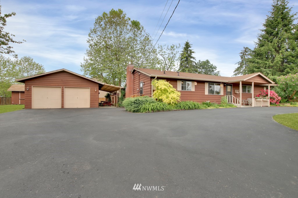 11208 Angeline Road East Bonney Lake, WA 98391 - Photo 4 of 25 Gallery Image 4