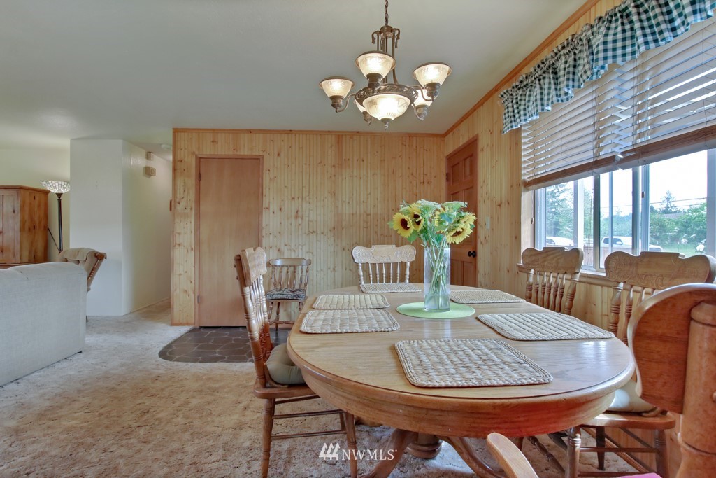 11208 Angeline Road East Bonney Lake, WA 98391 - Photo 9 of 25 Gallery Image 9