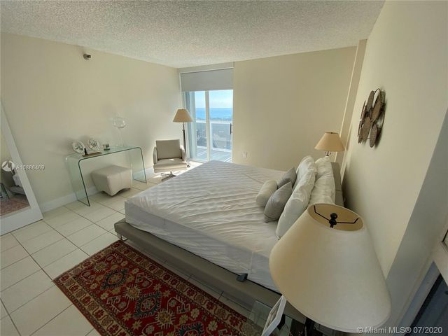 $395,000 | 20505 East Country Club Drive, Unit 2037, Aventura, FL 33180