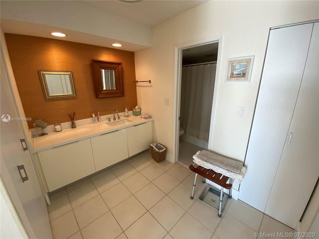 $395,000 | 20505 East Country Club Drive, Unit 2037, Aventura, FL 33180