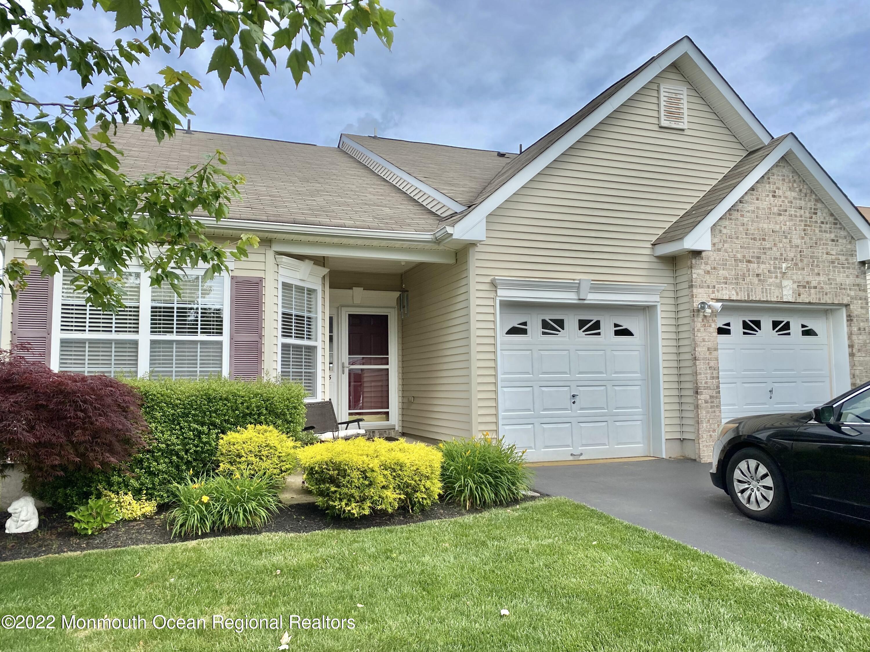 15 Inkberry Lane Howell, NJ 07731 - Photo 1 of 18 Curb appeal plus!