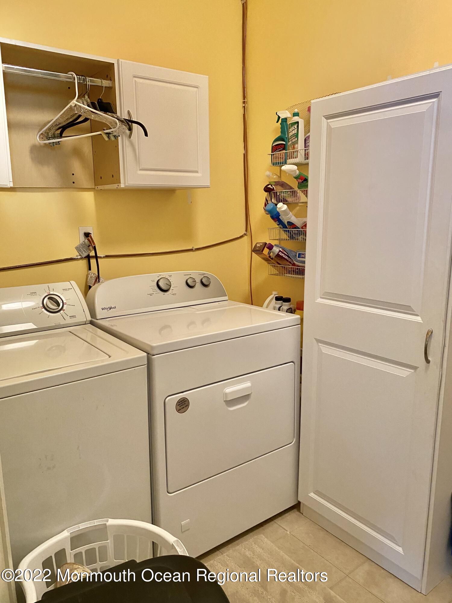 15 Inkberry Lane Howell, NJ 07731 - Photo 15 of 18 Laundry room