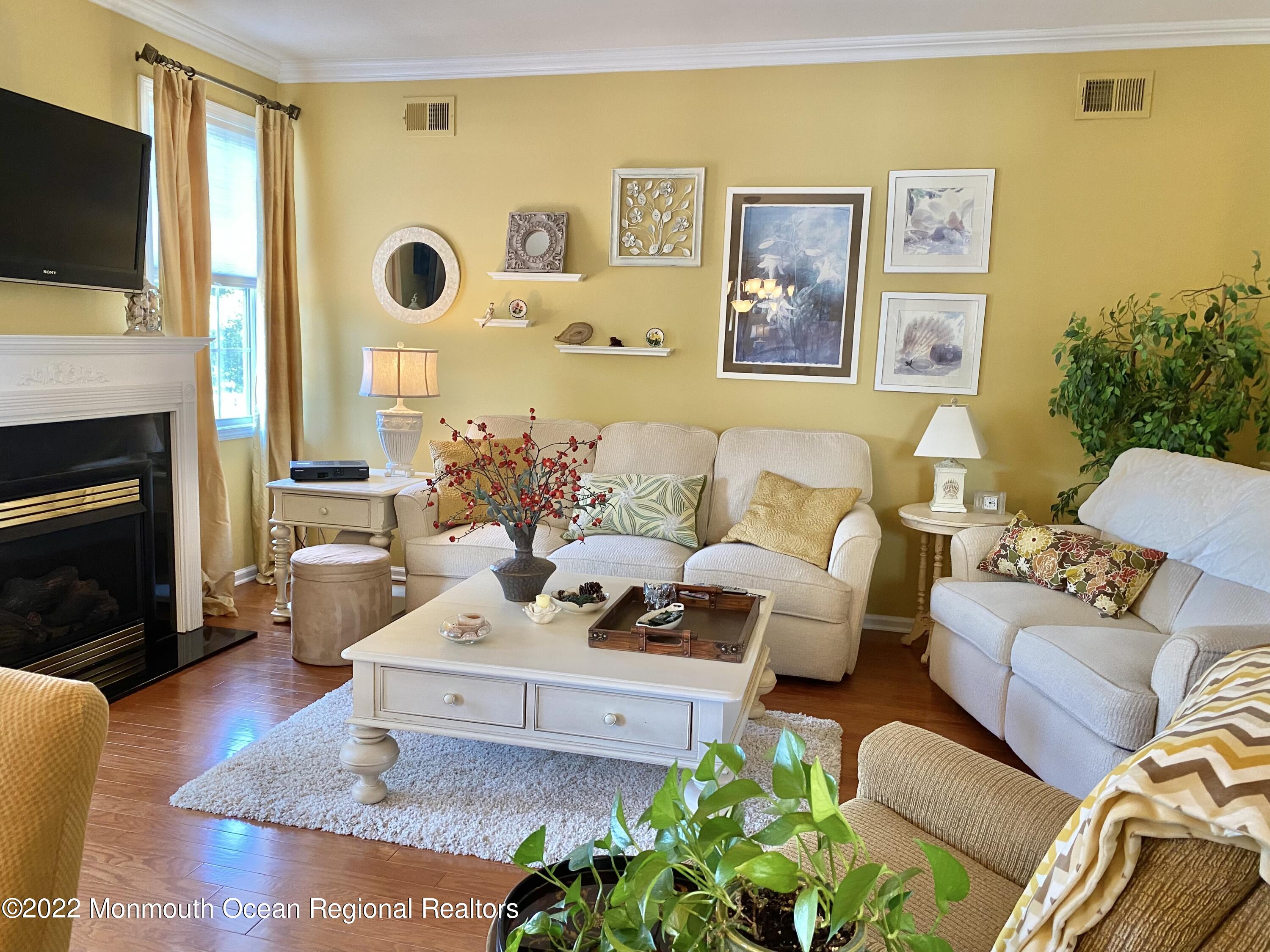15 Inkberry Lane Howell, NJ 07731 - Photo 5 of 18 Living room