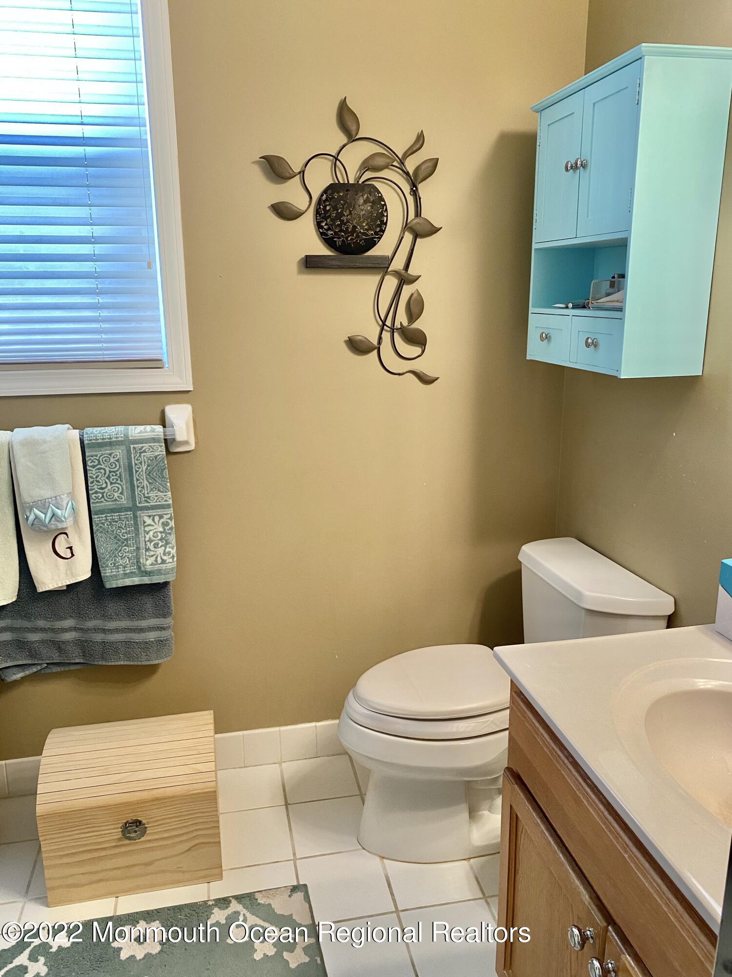 15 Inkberry Lane Howell, NJ 07731 - Photo 10 of 18 Master bath