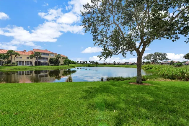 $349,900 | 5065 Harmony Circle, Unit 105, Vero Beach, FL 32967