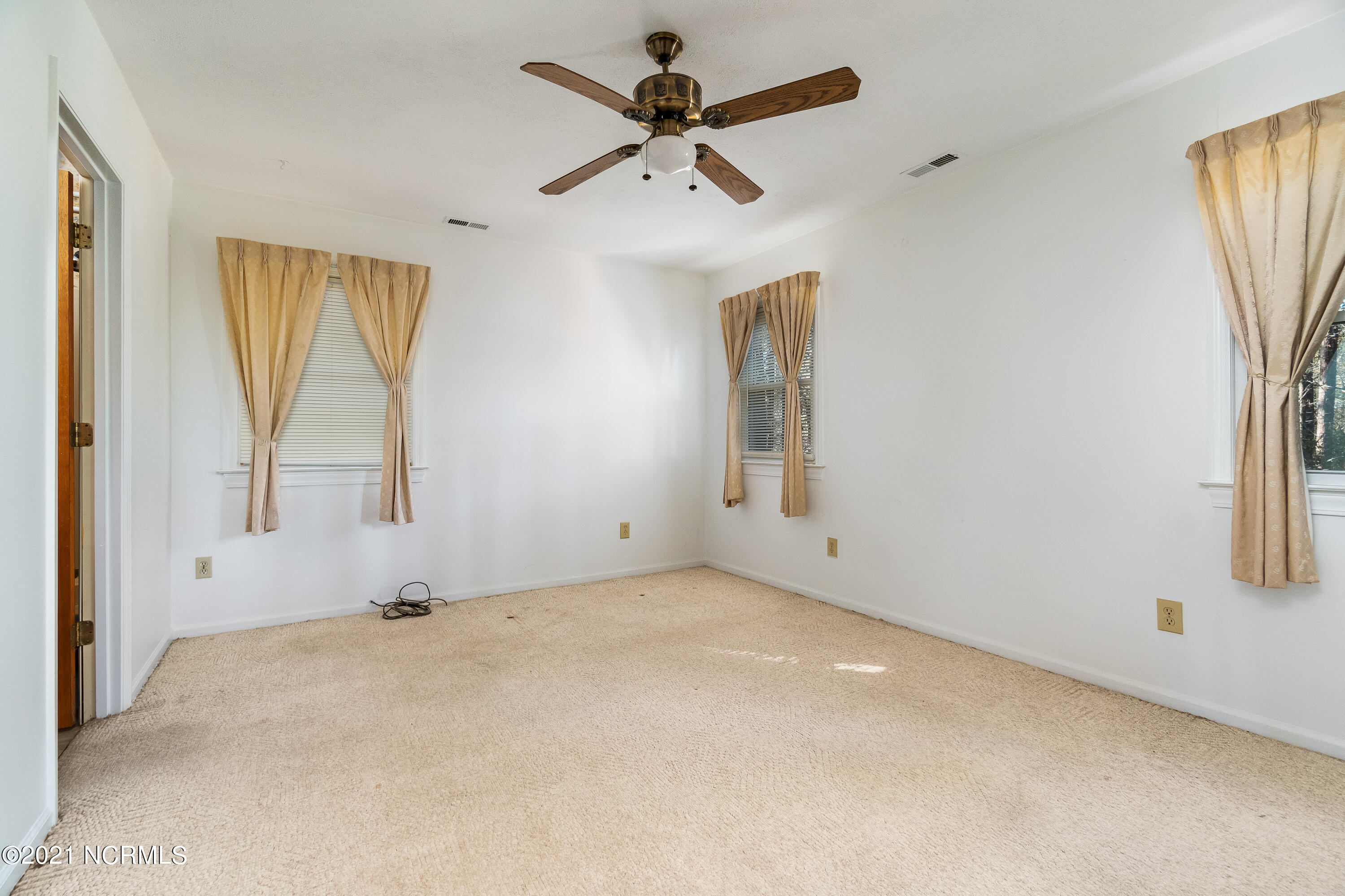 89 Holton Point Road Vandemere, NC 28587 - Photo 6 of 22 Chill Photo_-19