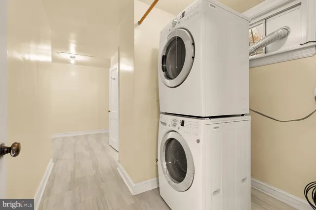 a view of house with yard