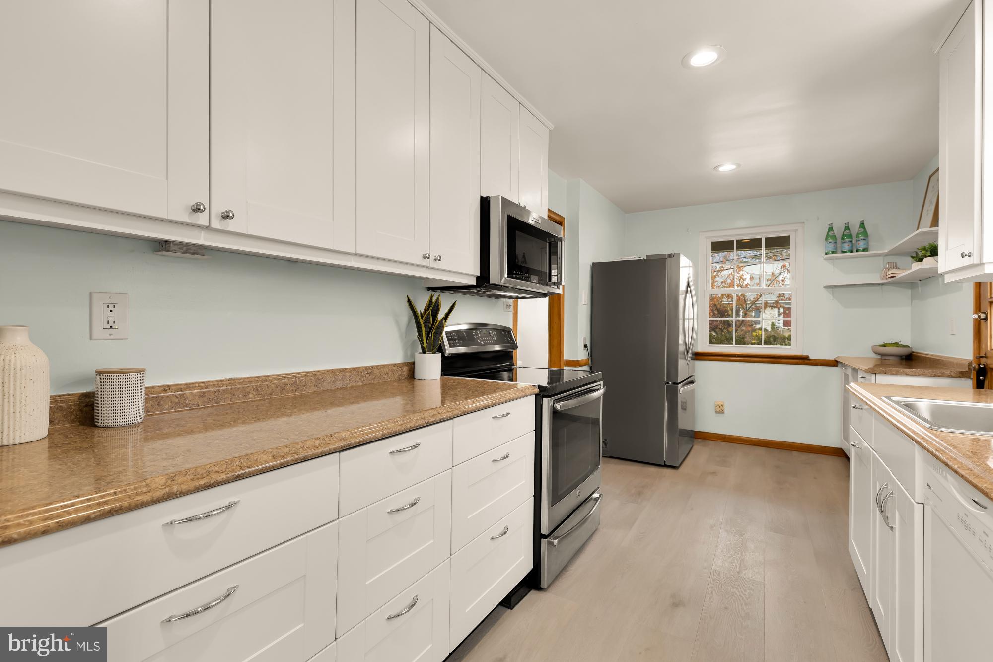 1102 Dale Drive Silver Spring, MD 20910 - Photo 5 of 59