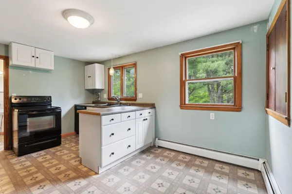 $399,000 | 705-707 Maine Avenue, Farmingdale, ME 04344