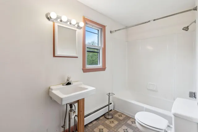 $425,000 | 705-707 Maine Avenue, Farmingdale, ME 04344