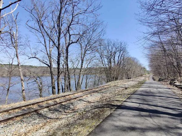 $399,000 | 705-707 Maine Avenue, Farmingdale, ME 04344