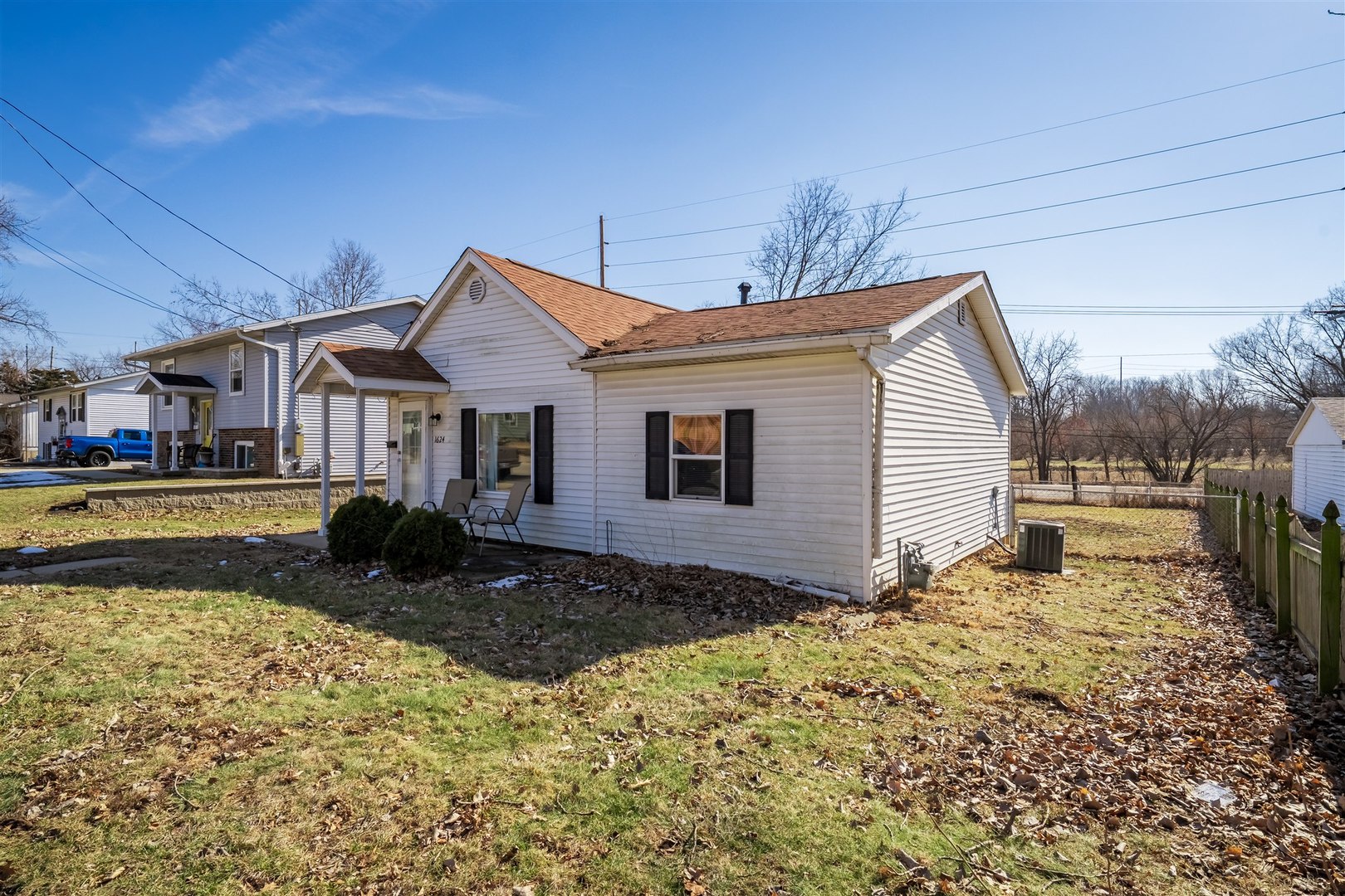 1624 Indiana Street Bloomington, IL 61701 - Photo 18 of 24