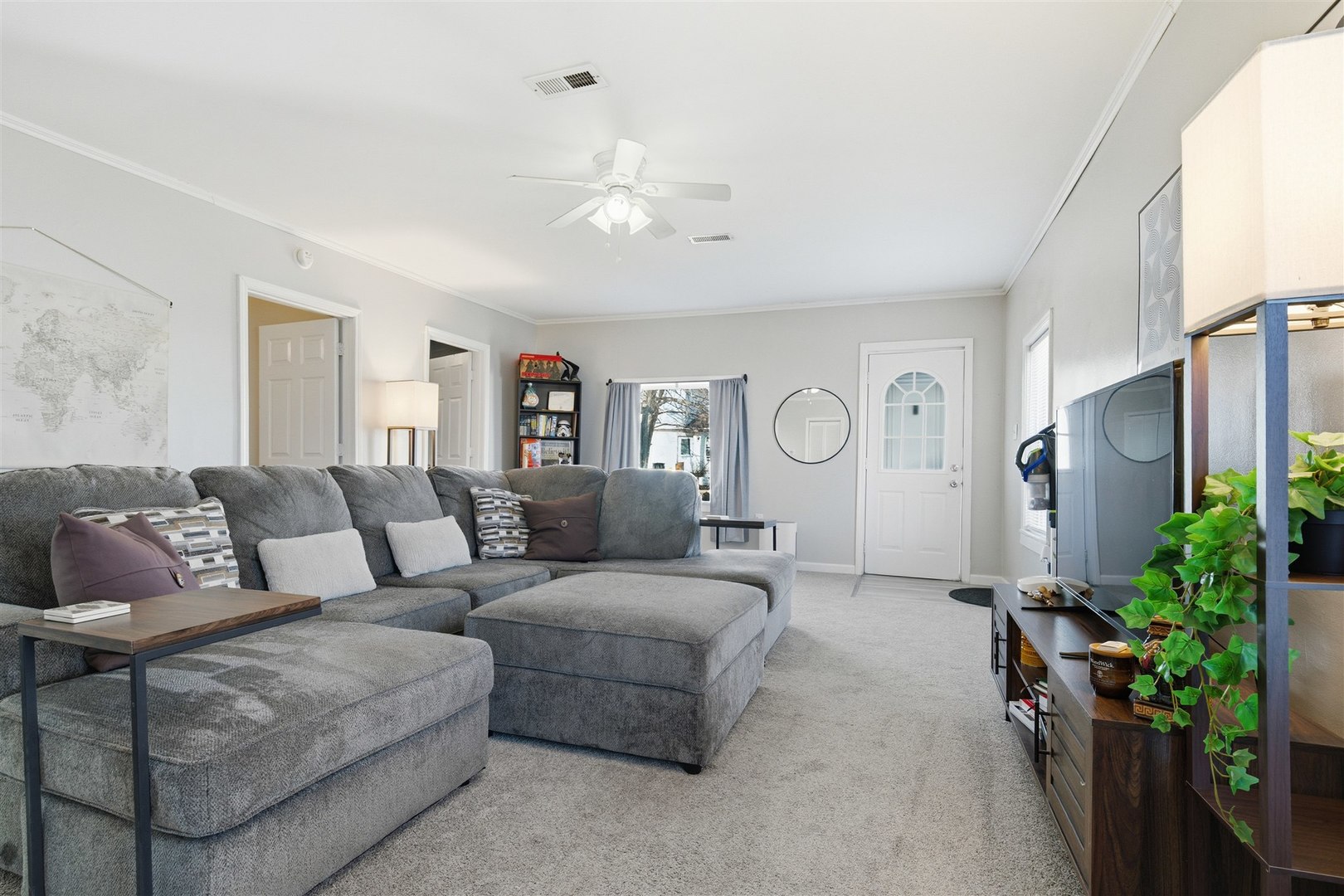 1624 Indiana Street Bloomington, IL 61701 - Photo 3 of 24