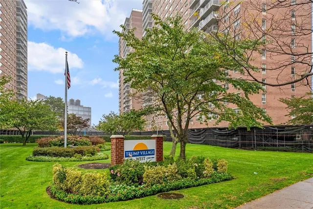 $389,000 | 2930 West 5th Street, Unit E2 | Coney Island