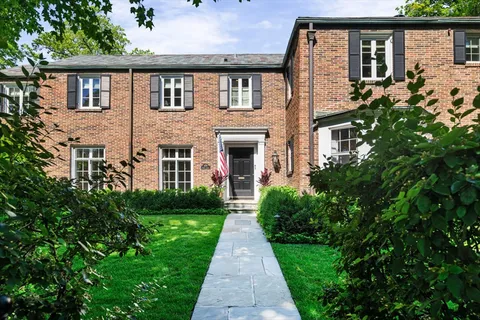 $2,100,000 | 870 Bryant Avenue, Winnetka, IL 60093