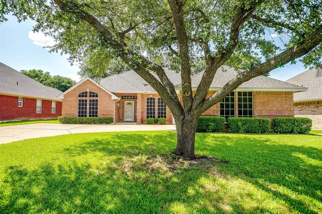 $350,000 | 133 Sunny Meadows Drive, Burleson, TX 76028